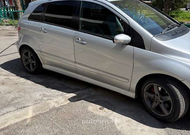 Mercedes-Benz B 200