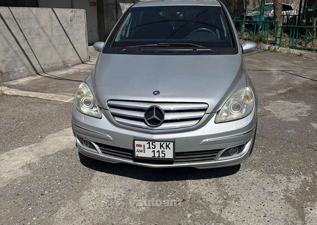 Mercedes-Benz B 200