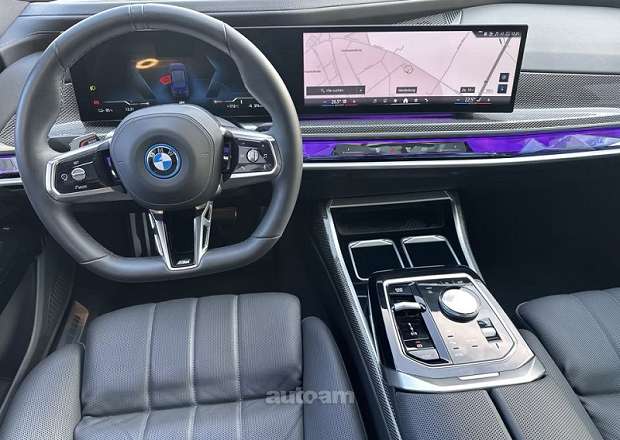 BMW i7