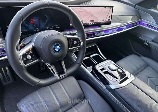 BMW i7