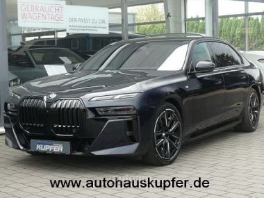 BMW i7  2024 