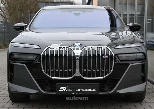 BMW i7