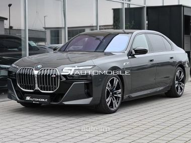 BMW i7  2024 