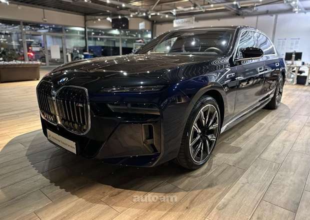 BMW i7