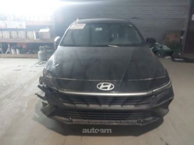 Hyundai Elantra  2024 