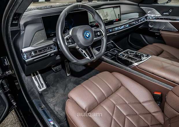 BMW i7