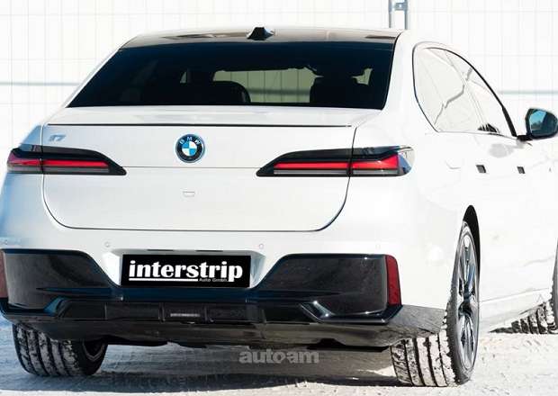 BMW i7