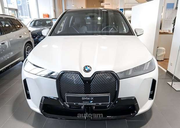 BMW iX