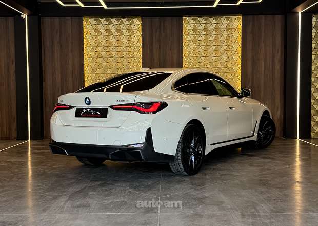 BMW i4