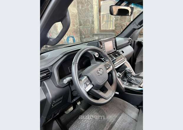 Toyota Land Cruiser 300