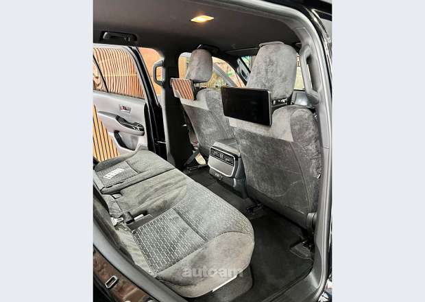 Toyota Land Cruiser 300