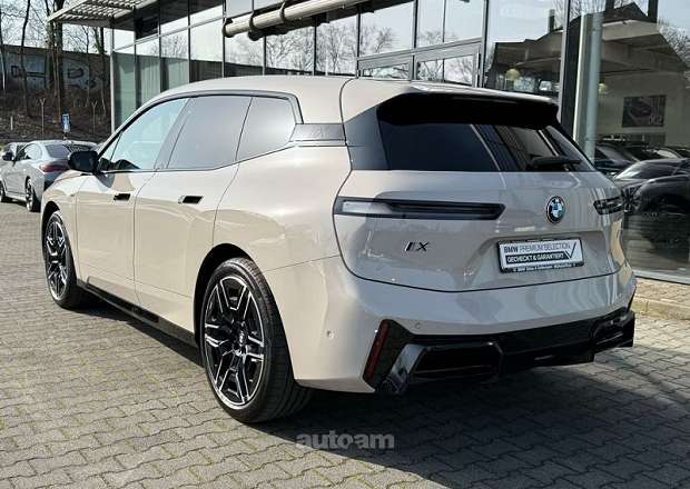 BMW iX