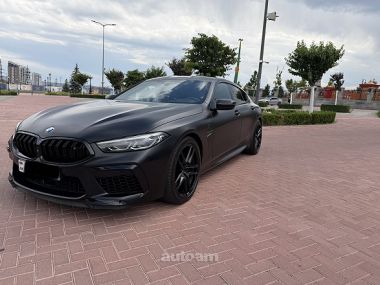 BMW M8  2021 