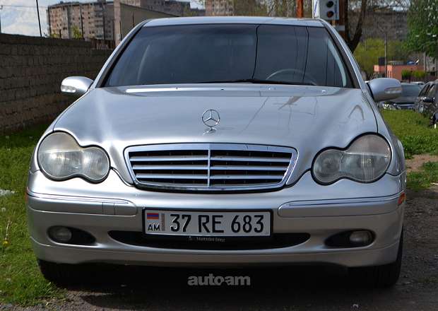Mercedes-Benz C 240 2003 — լուսանկար 1