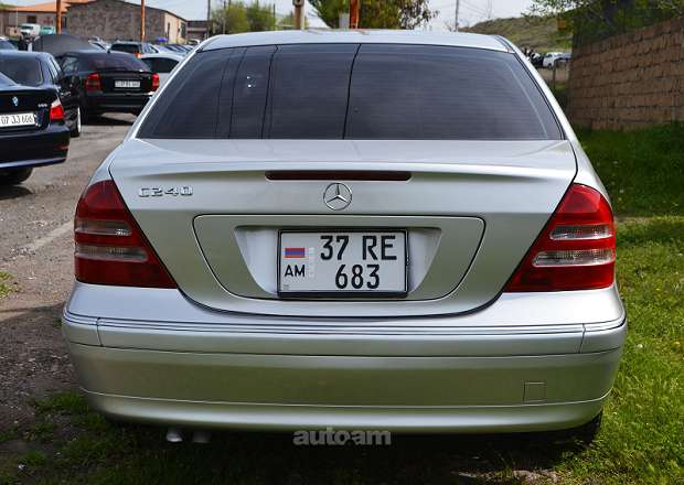Mercedes-Benz C 240 2003 — լուսանկար 14