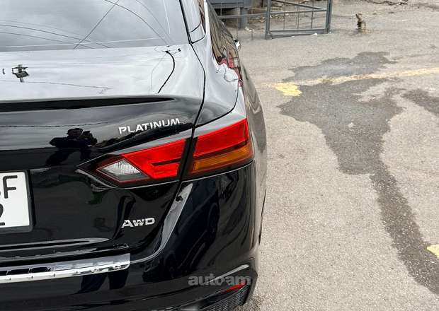 Nissan Altima
