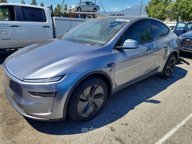 Tesla Model Y  2025 
