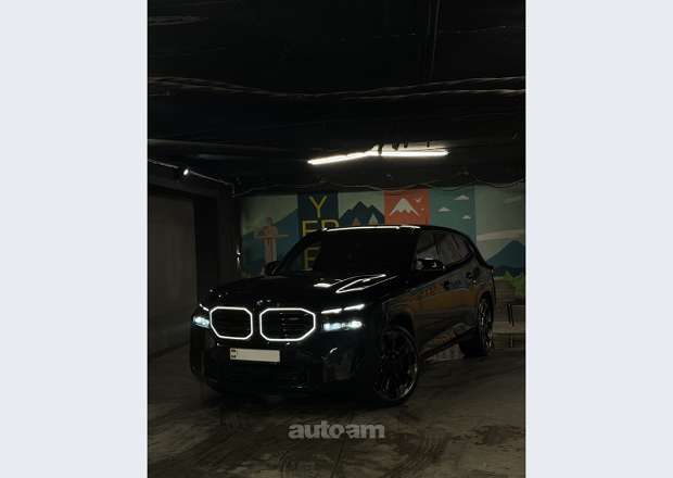 BMW XM