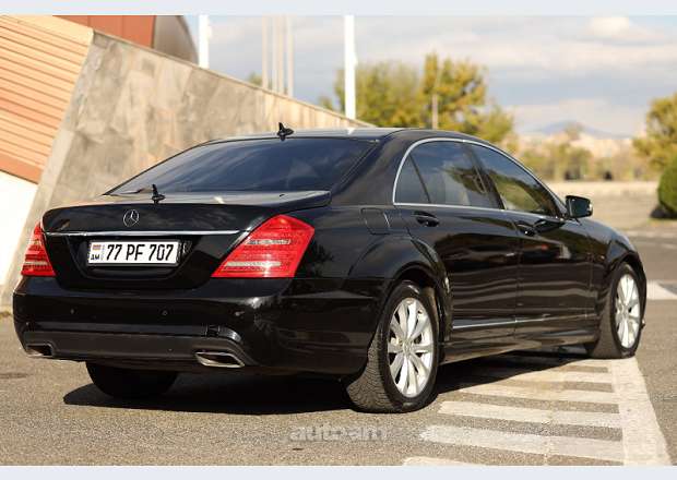 Mercedes-Benz S 550