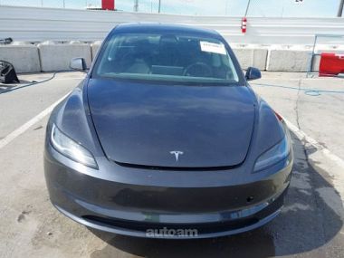 Tesla Model 3  2024 