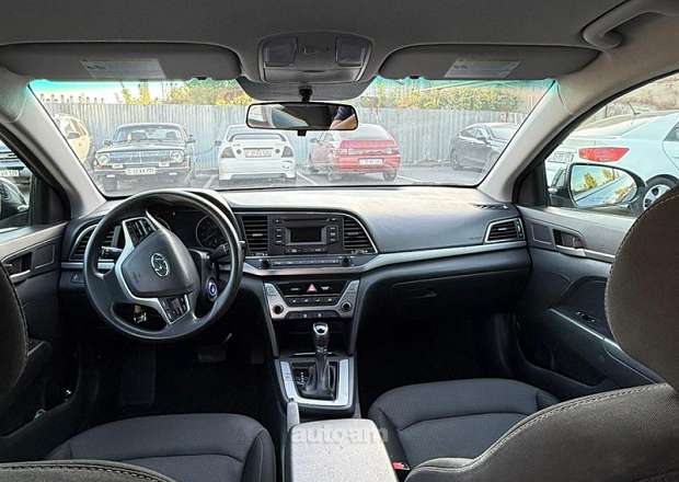 Hyundai Elantra 2018 — photo 6