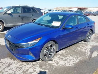 Hyundai Elantra  2022 
