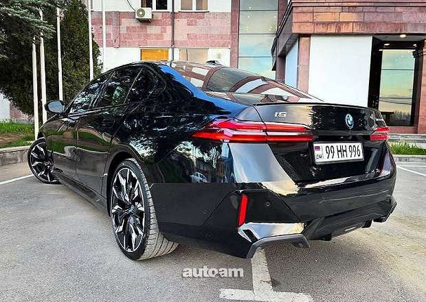 BMW i5