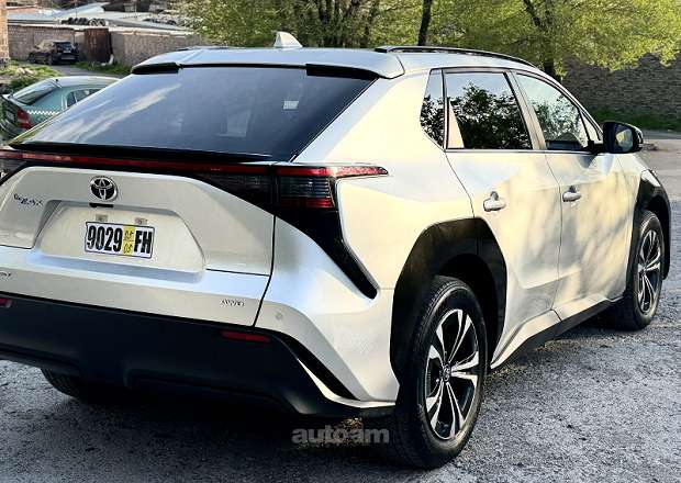 Toyota Bz4X