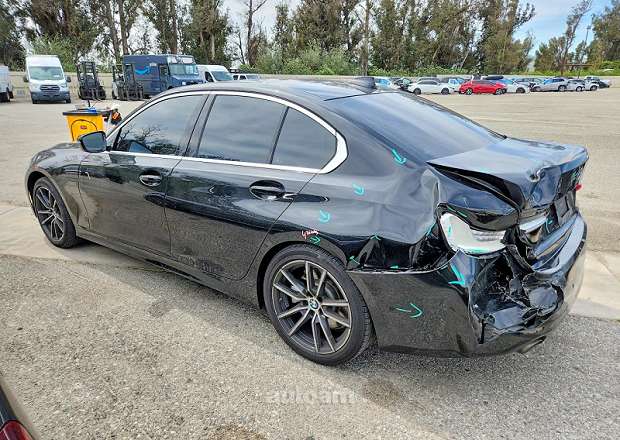 BMW 330
