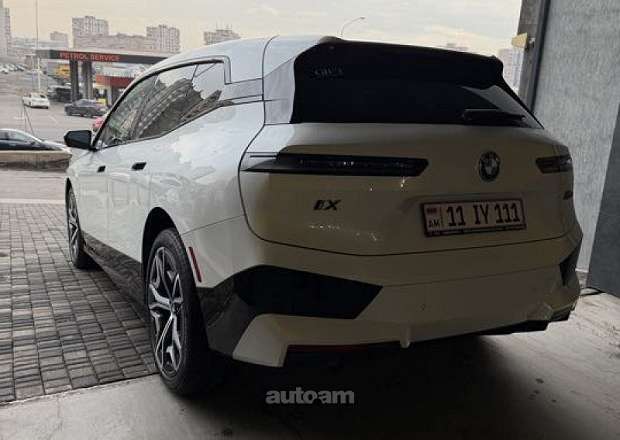 BMW iX