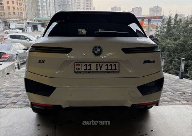 BMW iX