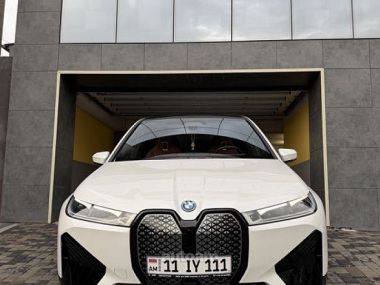 BMW iX  2023 