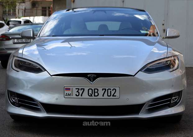 Tesla Model S 2017 — լուսանկար 2