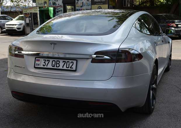 Tesla Model S 2017 — լուսանկար 15