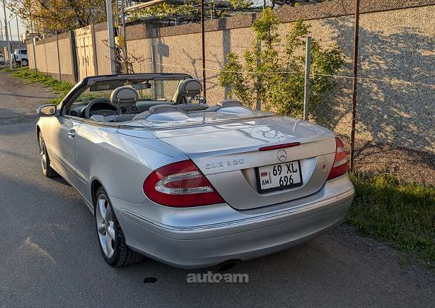 Mercedes-Benz CLK 320