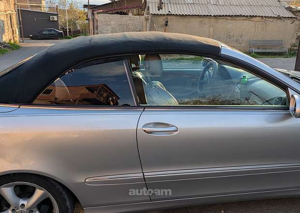 Mercedes-Benz CLK 320