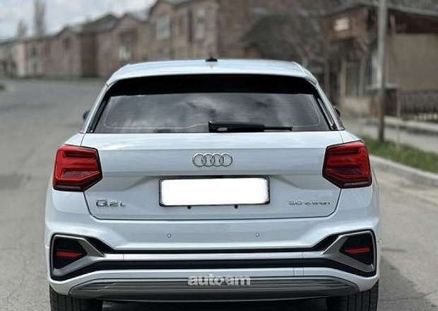 Audi Q2L e-tron