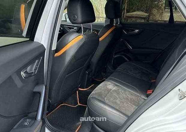 Audi Q2L e-tron