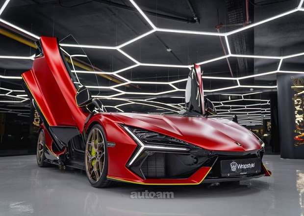 Lamborghini Revuelto