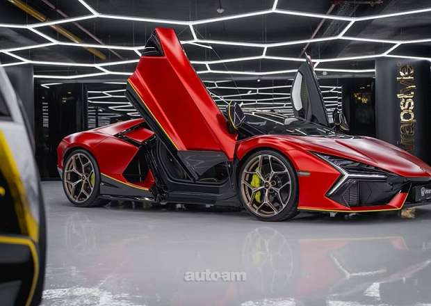 Lamborghini Revuelto