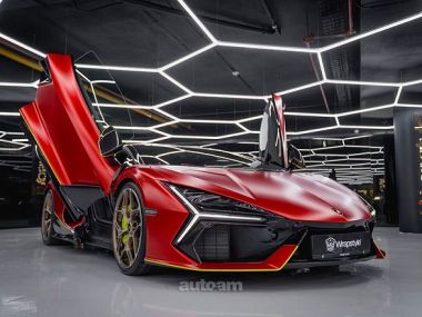 Lamborghini Revuelto  2024 