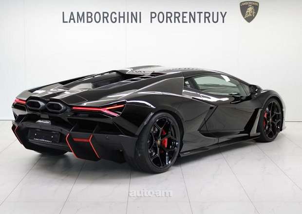 Lamborghini Revuelto