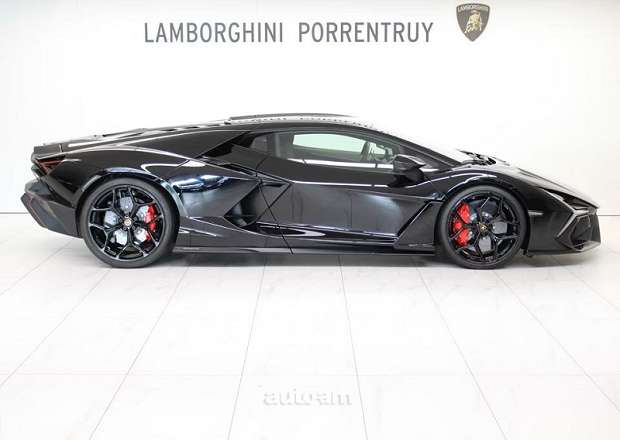 Lamborghini Revuelto