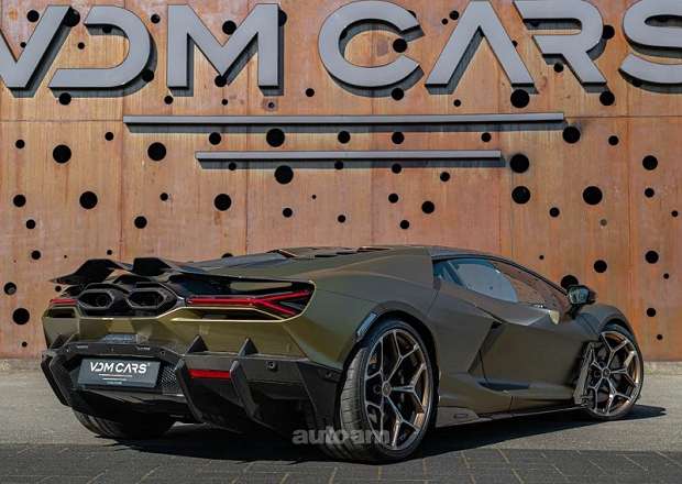 Lamborghini Revuelto