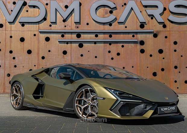 Lamborghini Revuelto