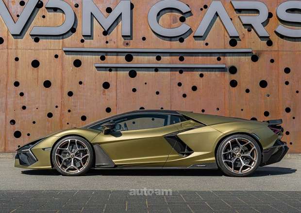 Lamborghini Revuelto