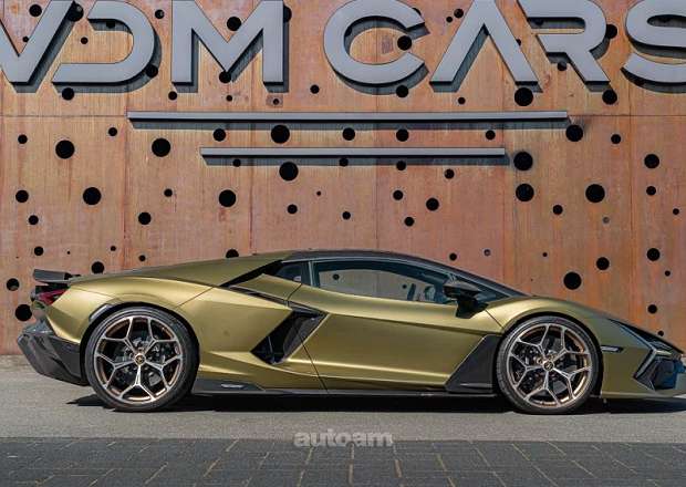 Lamborghini Revuelto