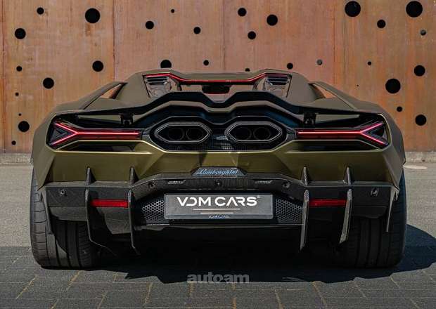 Lamborghini Revuelto