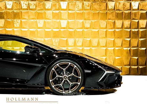 Lamborghini Revuelto