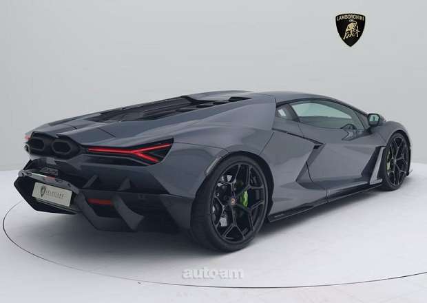 Lamborghini Revuelto